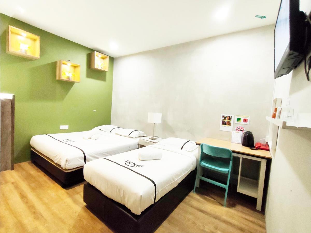 Hotel Smile Danau Kota 2*